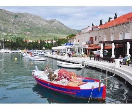 House Dina With Jacuzzi Vakantiehuis Cavtat