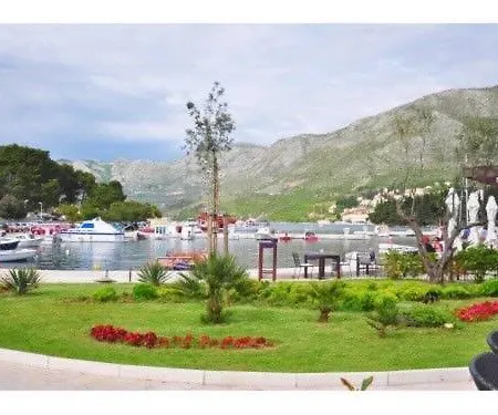 House Dina With Jacuzzi * Cavtat